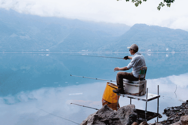 这个湖与邛海、泸沽湖齐名，是四川第三大天然高原湖泊