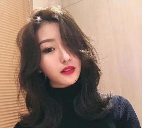 “仙女烫”已过时！现在流行“半圈烫”，秒变初恋脸！