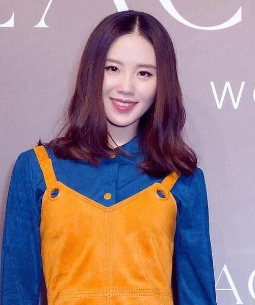  「奔四」奔四女人别留这3种“阿姨发型”，自我感觉时髦，其实又土又老气