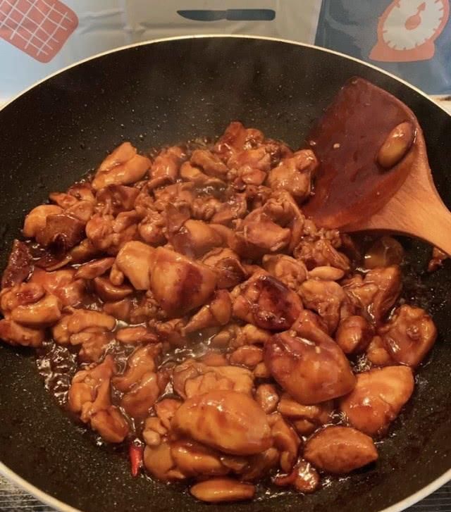  『家中』在家中就能做的“台式一体机三杯鸡”，还不做给亲人吃，你在等什么？