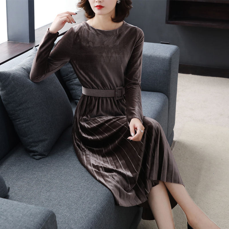 一件金丝绒，胜过十件旗袍!推荐60后女人穿，中秋国庆穿正好