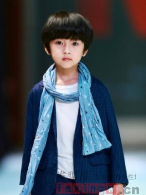 小男孩留什么刘海好看 帅气男神从小开始培养