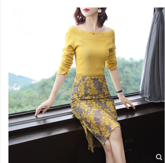 47岁小姨真时髦!尤其穿这“A”字秋裙，配平鞋，简直美到心坎