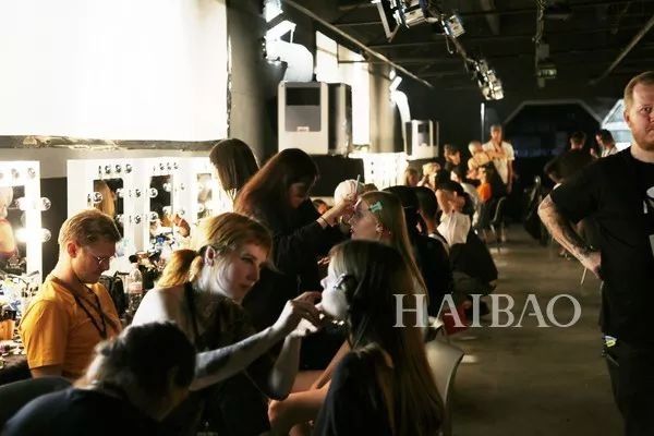 养眼| 潮流遇见个性，HUGO教你怎么把街头风穿成真的流行!