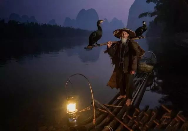 新版20元人民币背面的渔夫脱单了?单身久了,看见竹篓都觉得像个人