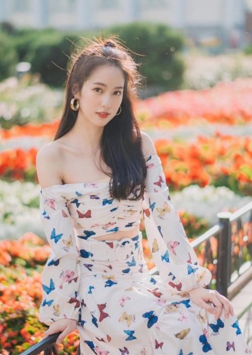  与众不同：穿搭可以让女孩多与众不同？美出不可取代的时尚