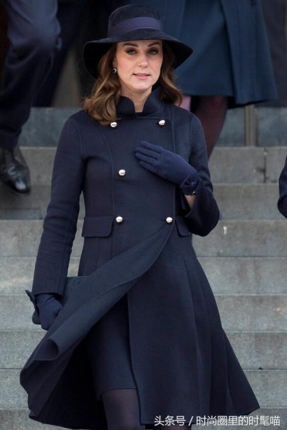 凯特王妃“牛仔裤”造型惊艳了！低调、朴实的风格，十分接地气！