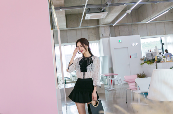 女神孙允珠，天鹅堡织花蚕丝宫廷花缀洋裙