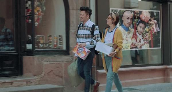 《中餐厅2》开播比起最早国民CP重聚，我更好奇赵薇舒淇在厨房足