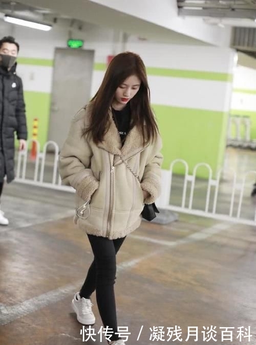 『不满』鞠婧祎76斤可不是吹的,我饿半个月都穿不进的裤子,她却塞不满