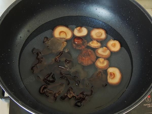 『适合』春天常吃饺子,不吃猪肉改吃素,这样配菜最适合,营养丰富