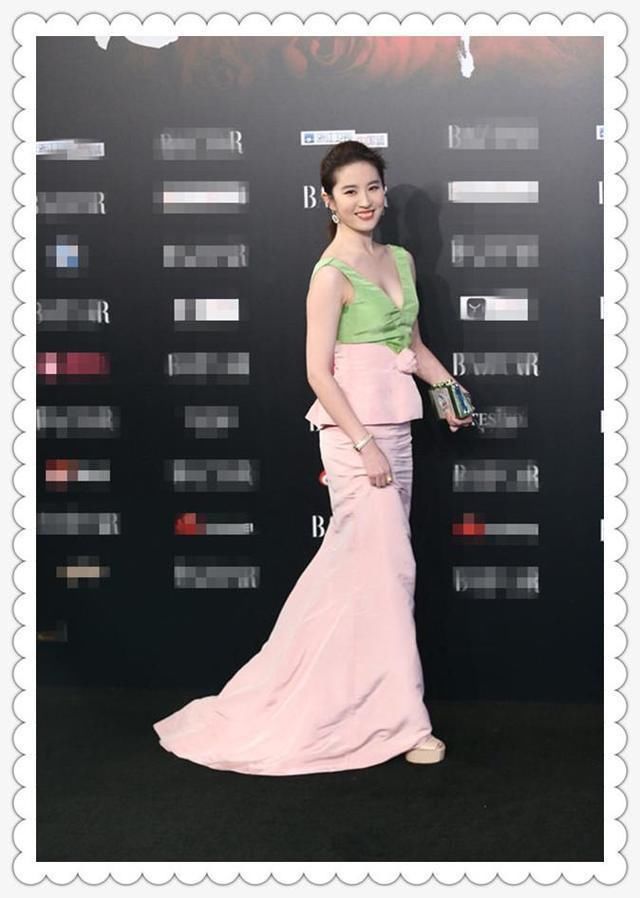 刘亦菲瘦了不止20斤！尖下巴都出来，网友：仙女脸再次征服时尚圈