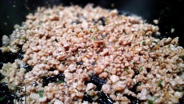 『肉末芋丸』它是强碱性食物,常吃身体好,我家这样做,每次吃光盘,天天想做