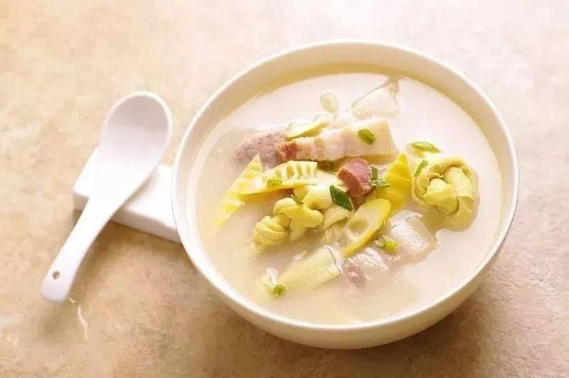  『荠菜』又是一年春食时！春天里的江南人，是如何把“鲜嫩”吃得出神入化的？