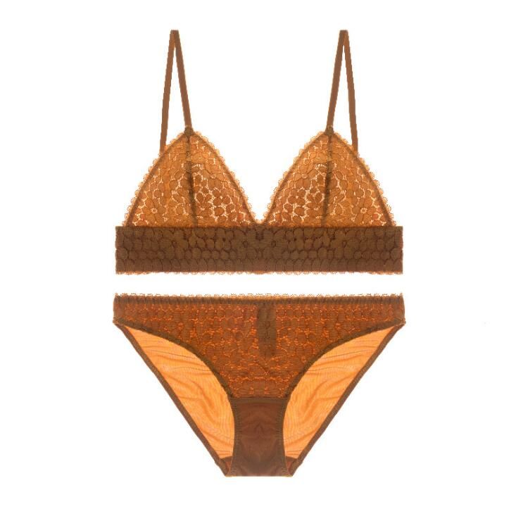 都说女人穿蕾丝三角裤风韵犹存，我试了试，确实性感吸睛