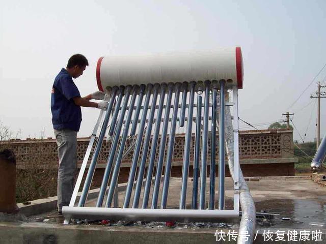 过去农村流行安装太阳能，如今为何被拆卸？听听老农怎么说！
