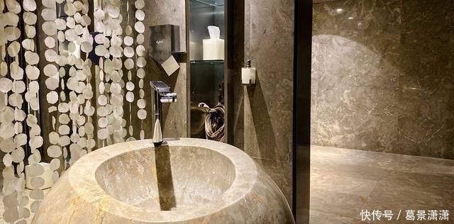 那一刻:在600多平的别墅房睡一晚是啥感觉?推开门那一刻就知道没白来