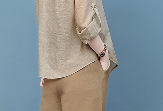 比裙子流行百倍的套装，这女人穿一个比一个惊艳，美到看不出年龄