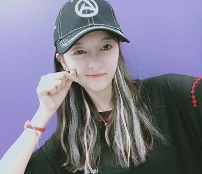 明星创意扎发发型个性十足!