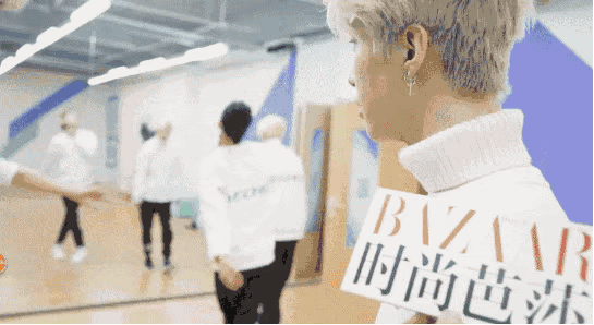 揭秘|一线时尚大刊编辑们上班用的包包里都装了什么?