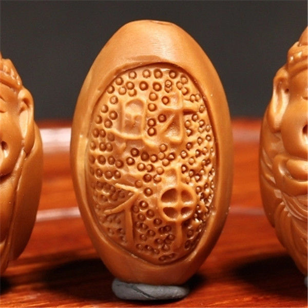 看看下面的手串,件件都是时尚款,一串能盘出好价钱