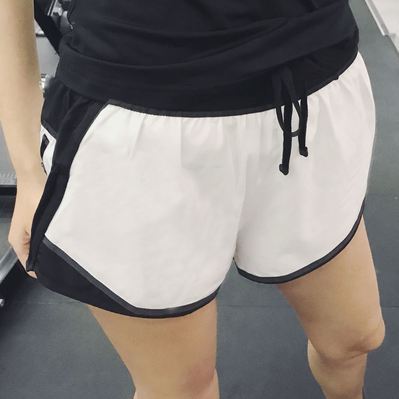 现在的女人真大胆，去逛街这样穿，比包臀裙都好看，简直太美了