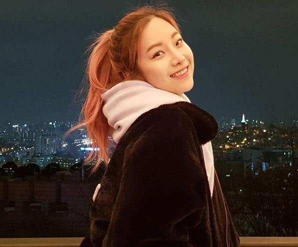 女大学生健身3年被封女神, 长相和身材让人羡慕, 却要天天增肥