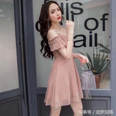 皮肤暗黄的女人，别乱穿！试试”温柔裙“，洋气减龄不美都难