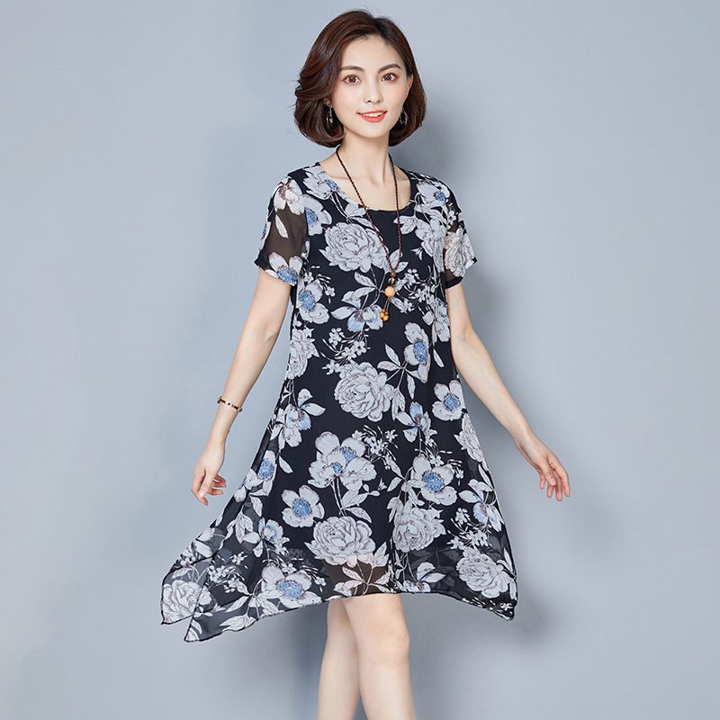 女人这样穿，紧而不露超迷人，比丝袜好看得多