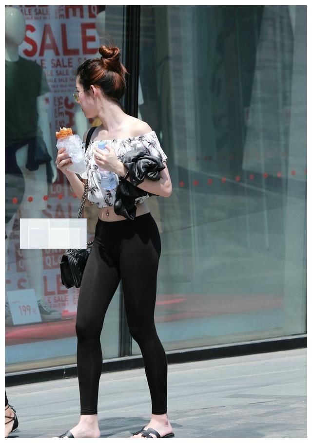 美拍：紧身裤更加容易搭配提升高度，更添几分成熟女人味！