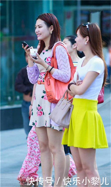 [ 气质]仙女般的气质，哪一位最美，街拍：羞涩可人的小姐姐