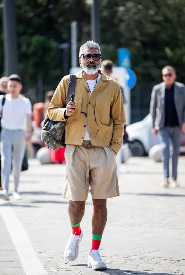  「长衣短裤」在穿衣搭配这事上，男人到底能不能「长衣+短裤」？