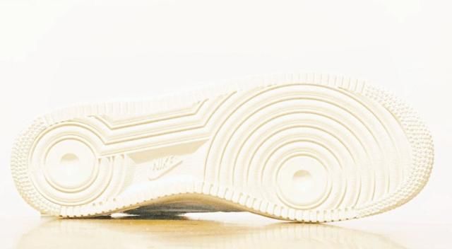  【联名】球鞋丨同一个联名，adidas和Nike怎么就差这么多？网友：甚至不如ASICS