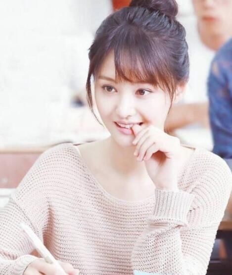 郑爽不化妆，娜扎不化妆，张钧甯素颜，终于明白网红和明星的区别