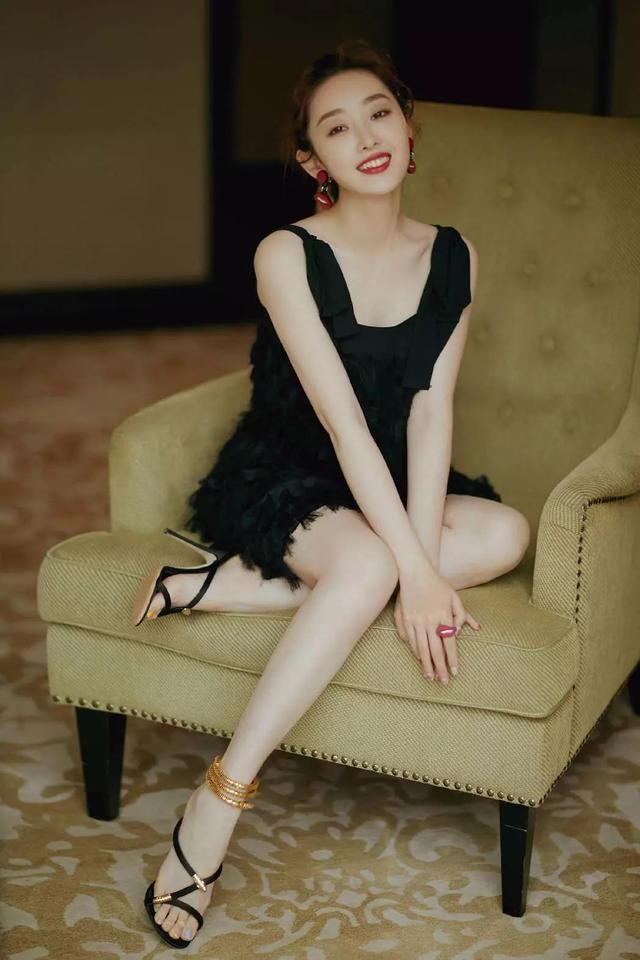 唇纹深爱脱皮？请收下这本江疏影穆熙妍同款护唇秘笈！