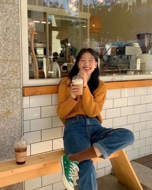  性感■露肩毛衣+直筒裤，“温柔性感风”太太太撩了！！