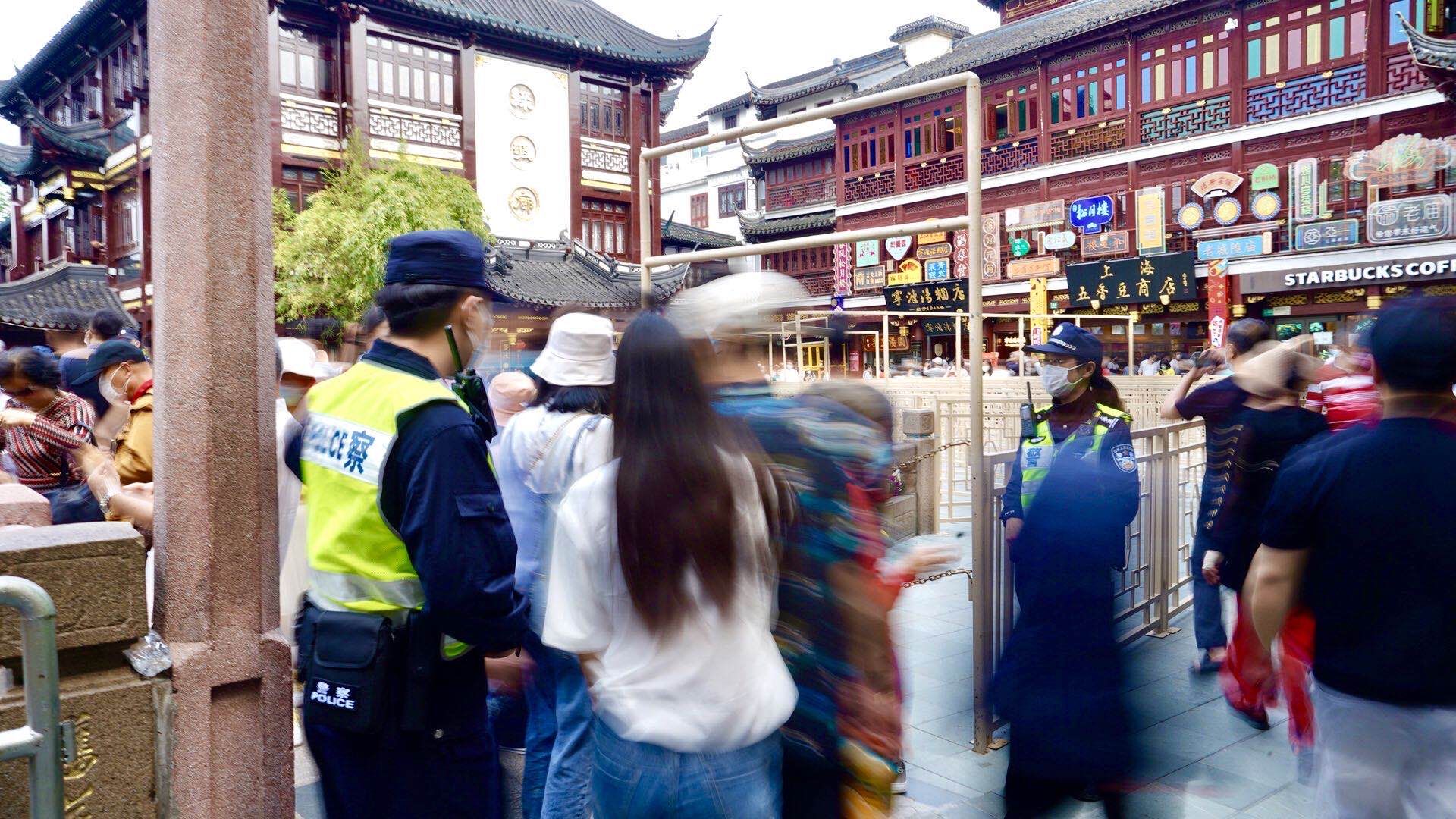  『同比』全市报警类110警情同比下降11.7%！这个“五一”假期上海治安秩序良好……