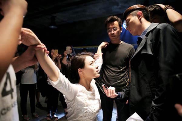 俏皮可爱又优雅妩媚！《潮我看齐》之马思纯：难道只用简单的笑容