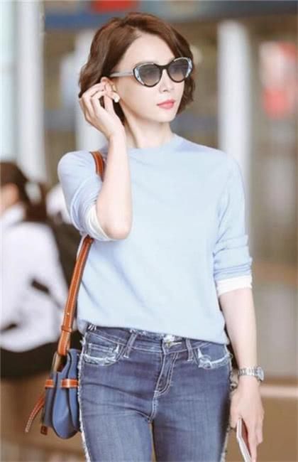 陈数够狠！41岁穿牛仔碾压欧阳娜娜，网友：20岁的我也穿不上