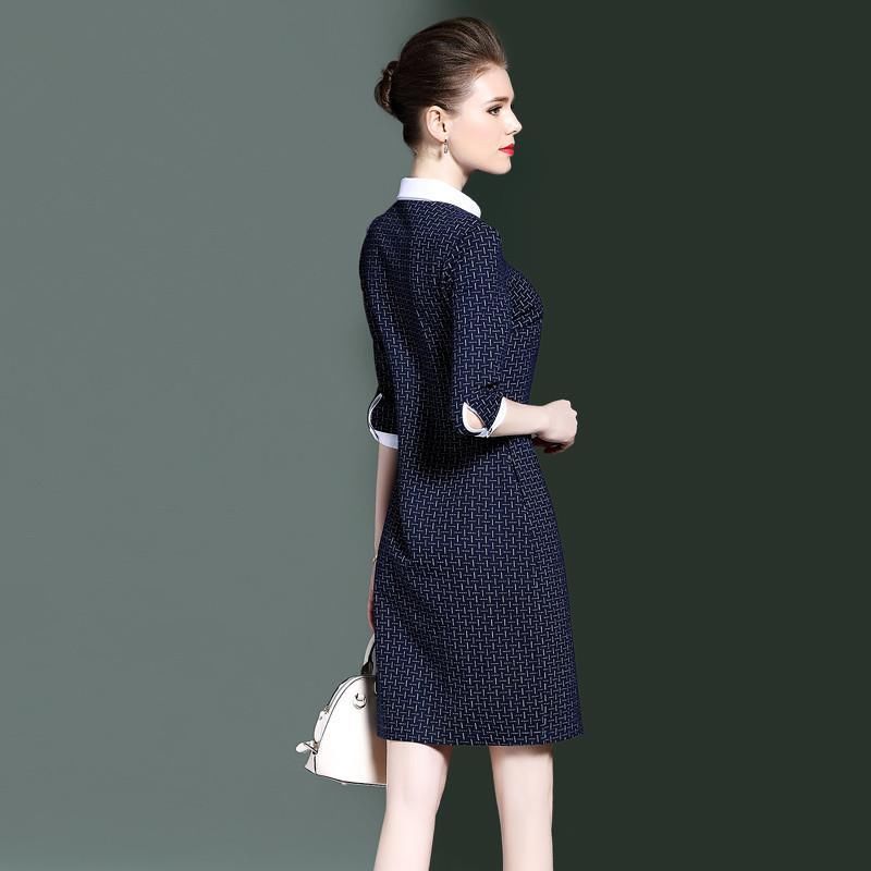 若你过了45岁，推荐你穿这，洋气小衫+黑裤子，时髦显嫩还显白