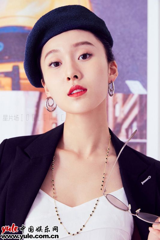 王子璇大片百变多姿 明亮活力与个性不羁兼备