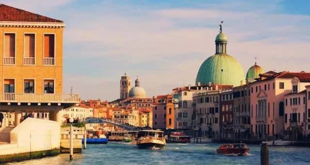 “水城”威尼斯被水淹了，热门景点变成了这样……