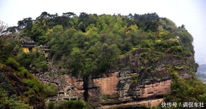 走进名山永康方岩的怀里，领略丹霞独特的地理奇观！