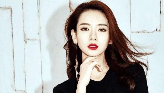  [Lucky]爱臭美的小Lucky，爱口红还爱美妆蛋