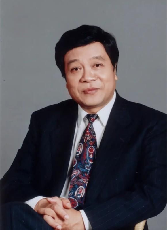 赵忠祥什么时候进入