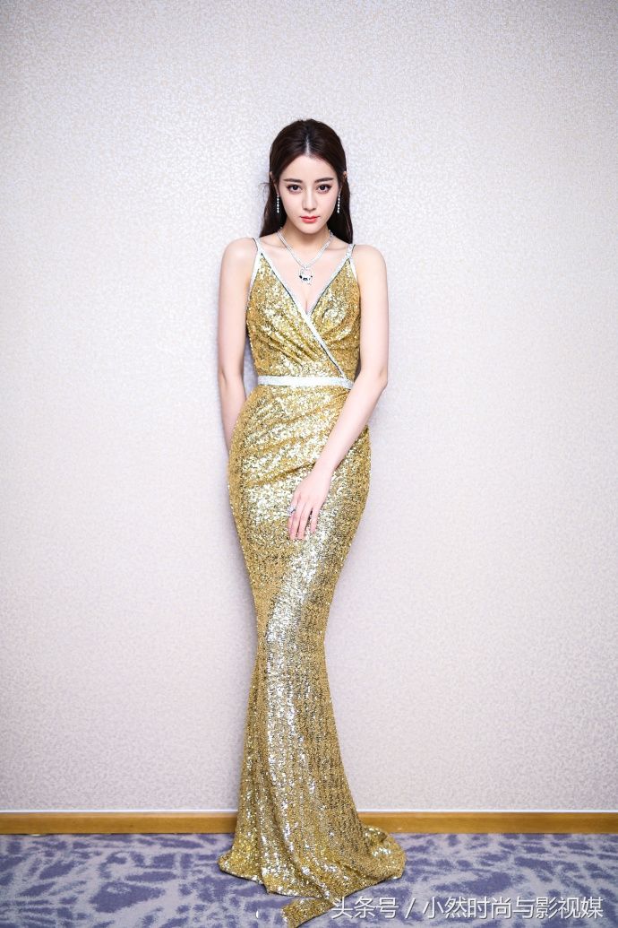 迪丽热巴的身材简直棒棒的，不信就来围观一下