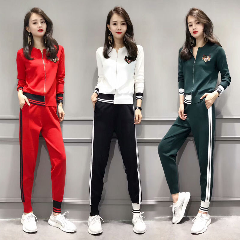 初秋出去浪，别穿裙!推荐这8款套装，40~55岁女人穿上超美