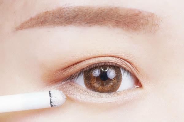 脸上有这些特征的女生，真人都比照片好看！