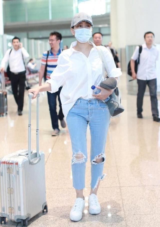 马苏脸蛋儿这么小，怎么胯如此宽呢？从上到下根本找不到腰！