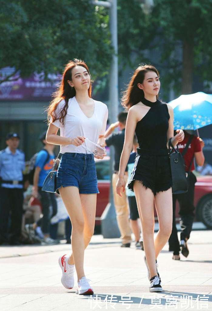  「十足」热情活泼的时尚街拍清秀唯美的美女，展现十足的女神范